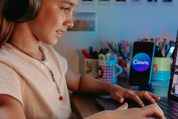 This article explains how online spelling games do more than teach orthography: they act as targeted workouts for working memory, attention, and verbal fluency....