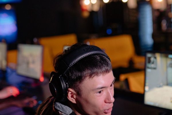 This article explains how two‑player online games can be a fun, social way to improve memory, attention, and other cognitive skills. It surveys several game typ...