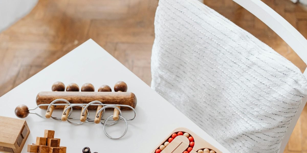 Engaging memory games use cognitive tricks like desirable difficulties and motivation loops to strengthen recall.