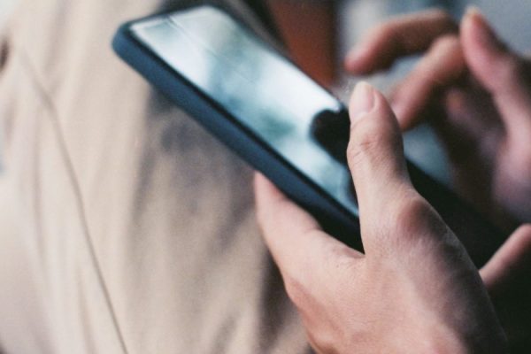 Modern life floods your attention and willpower alone can't rebuild focus or memory; this article explains how the Fabulous app uses small, science‑backed habit...